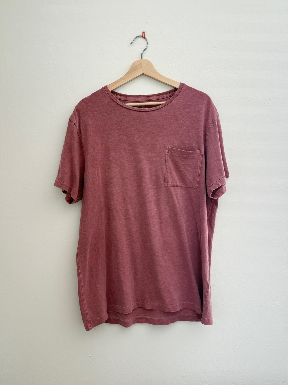 J Crew Men's Pocket Crewneck T-Shirt in Dusty Rose Vintage Wash size L